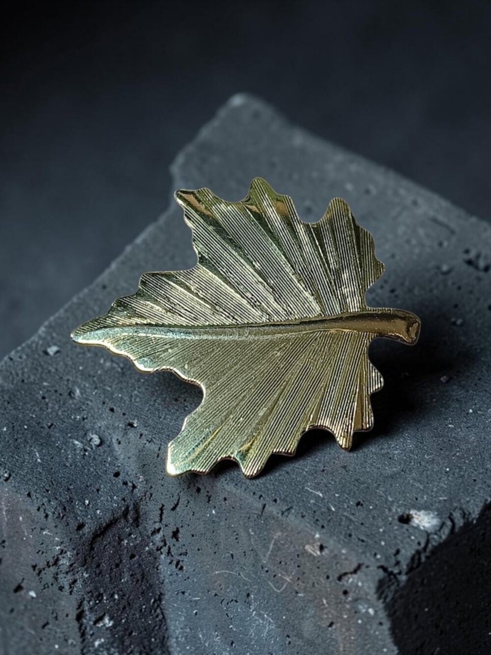 Vintage Gold Tone Maple Leaf Brooch Pin Costume Jewelry Fall Autumn
